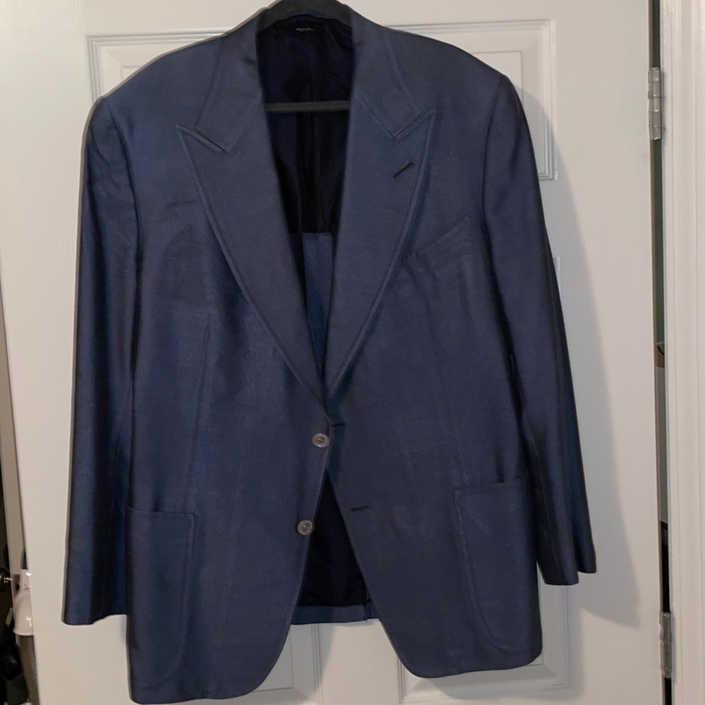Tom Ford blazer. 60R/44R US. 100% silk unlined peak lapels patch pockets